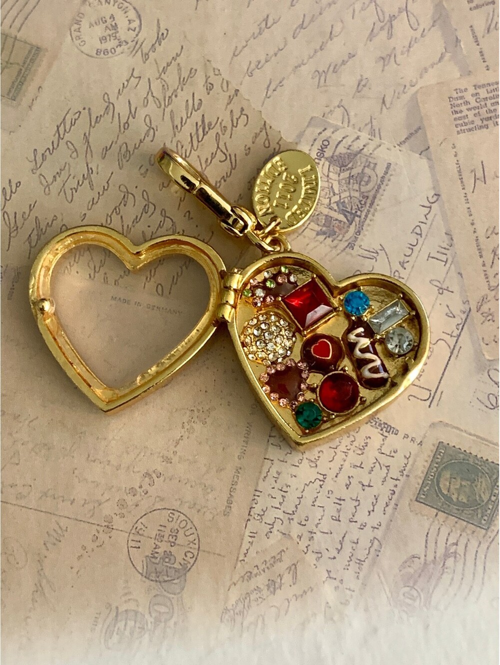Juicy Couture 2011 Limited Edition Heart Chocolate Box Locket Charm Y2K Gem - Picture 2 of 6